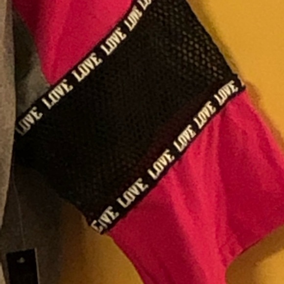 Preloved Love Crop Tee B15 - Picture 4 of 8